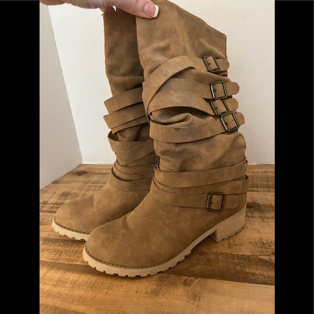 Hannah women’s size 8 boots with chunky heel and Strappy accent